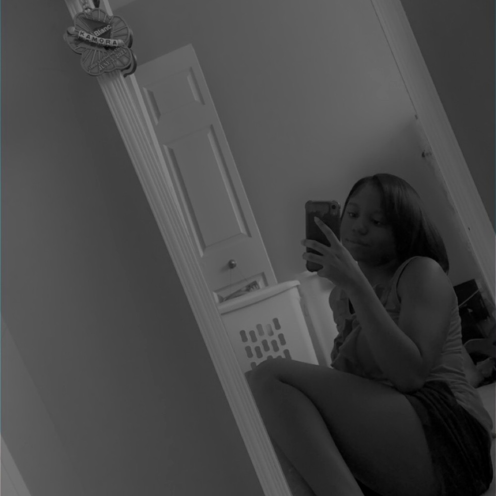 Meet your Posher, Kamora